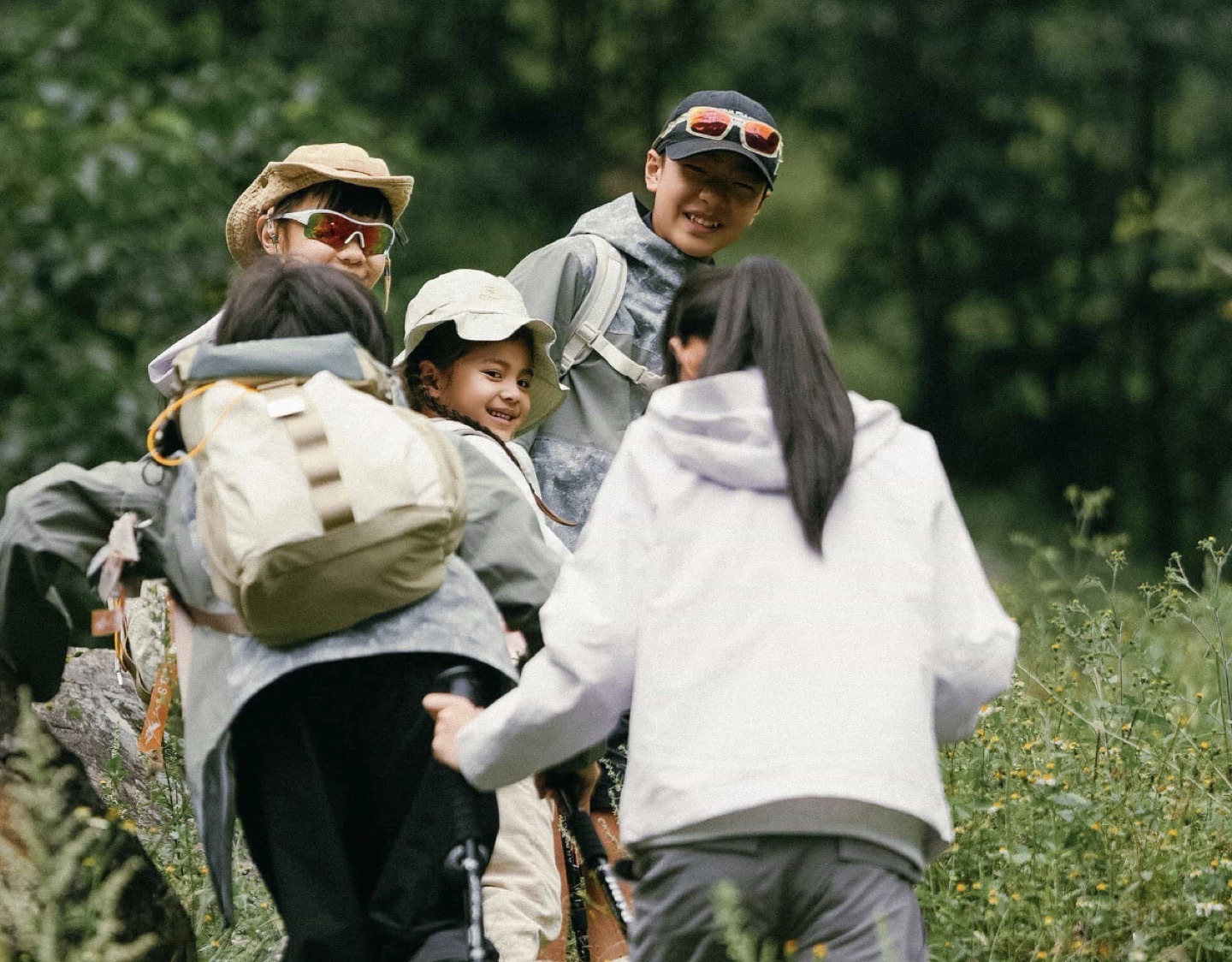 FILA KIDS 虎爪鞋 — 「远见探索家·爪住全地形」户外徒步