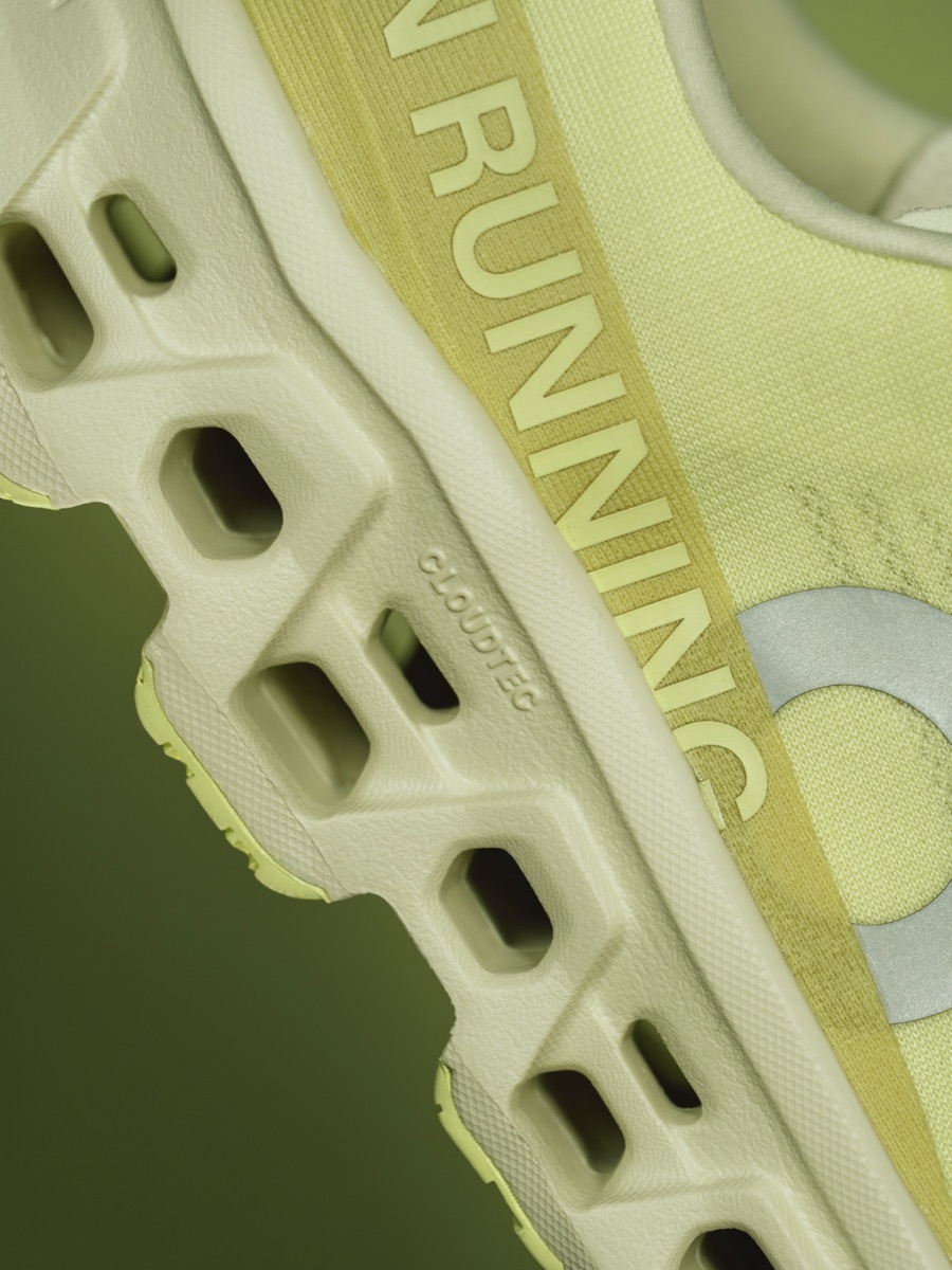 On 昂跑 Cloudmonster 3 KV — 3
